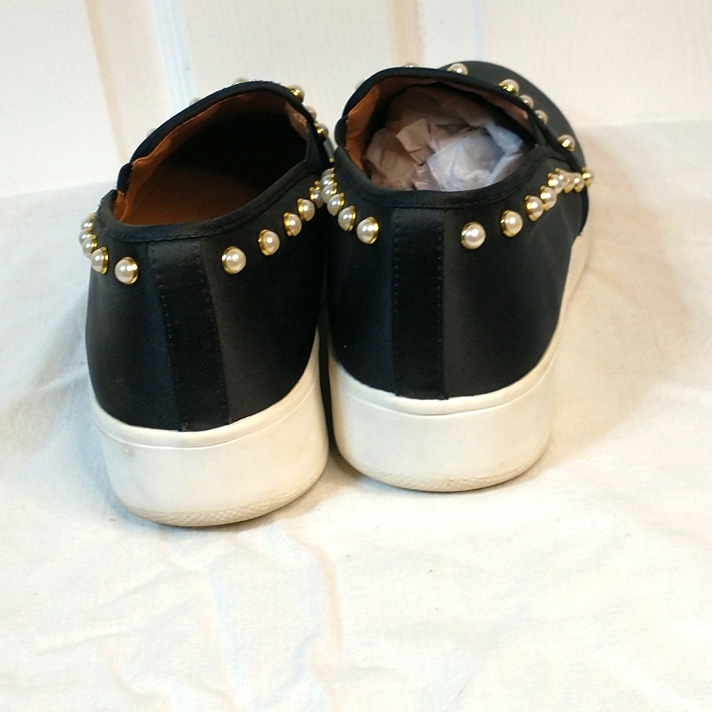 Steve Madden size 10 black satin with pearl accent slip-ons EUC (F) - Picture 5 of 7